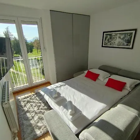 Apartament Bella Vista - Cozy With Easy Check-in And Free Parking *