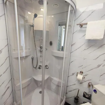 Apartament Bella Vista - Cozy With Easy Check-in And Free Parking *