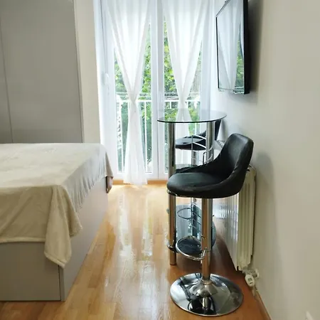 Apartament Bella Vista - Cozy With Easy Check-in And Free Parking
