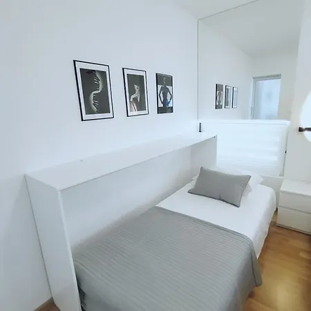 Apartamento Bella Vista - Cozy With Easy Check-in And Free Parking