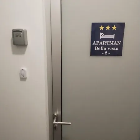 Bella Vista - Cozy With Easy Check-in And Free Parking شقة