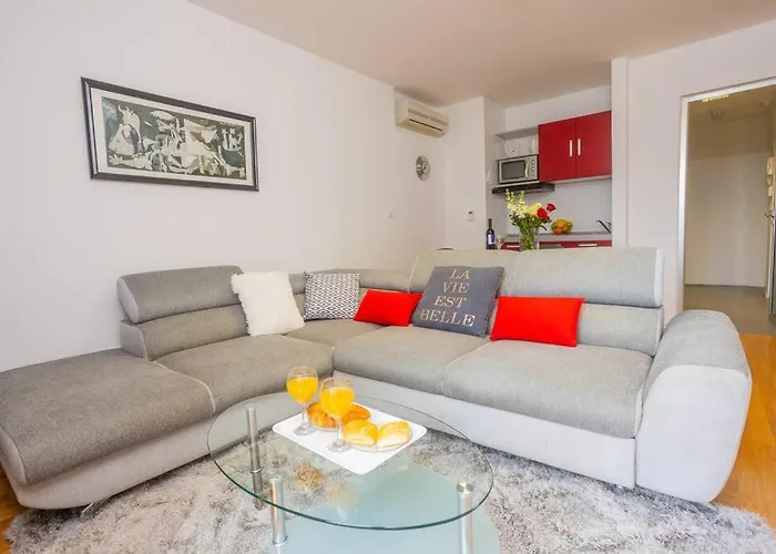 Bella Vista - Cozy With Easy Check-in And Free Parking Appartamento