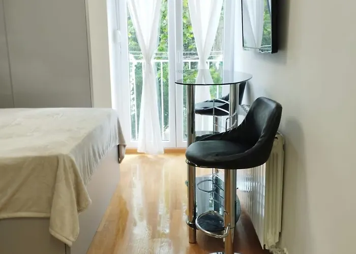 Appartamento Bella Vista - Cozy With Easy Check-in And Free Parking