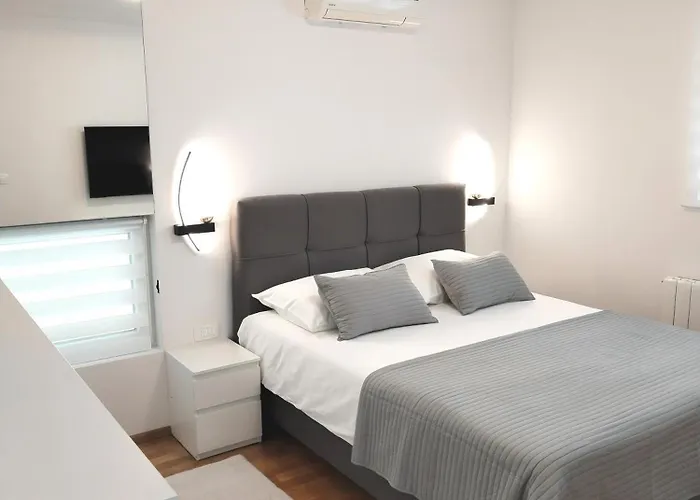 Bella Vista - Cozy With Easy Check-in And Free Parking Spalato
